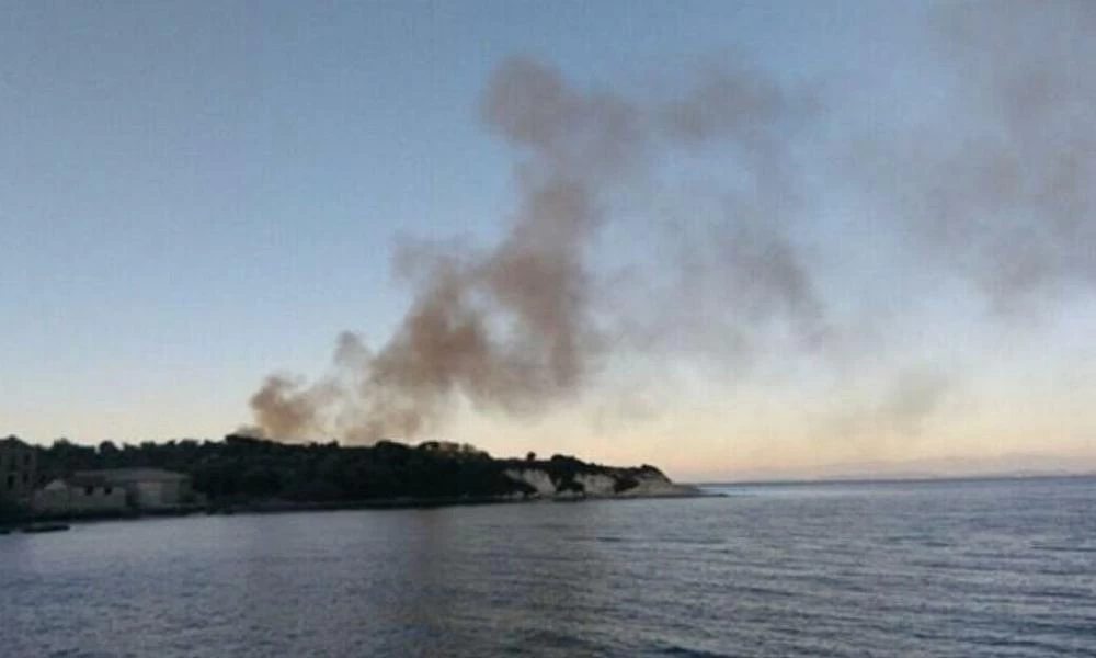 Λέσβος: Συναγερμός για φωτιά στο ΚΥΤ του Καρά Τεπέ